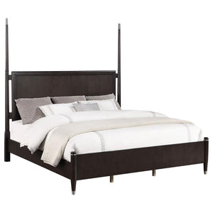 Emberlyn Poster Bed Brown