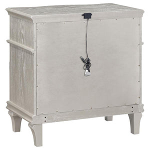 CoasterElevations Evangeline 3-Drawer Nightstand Silver Oak