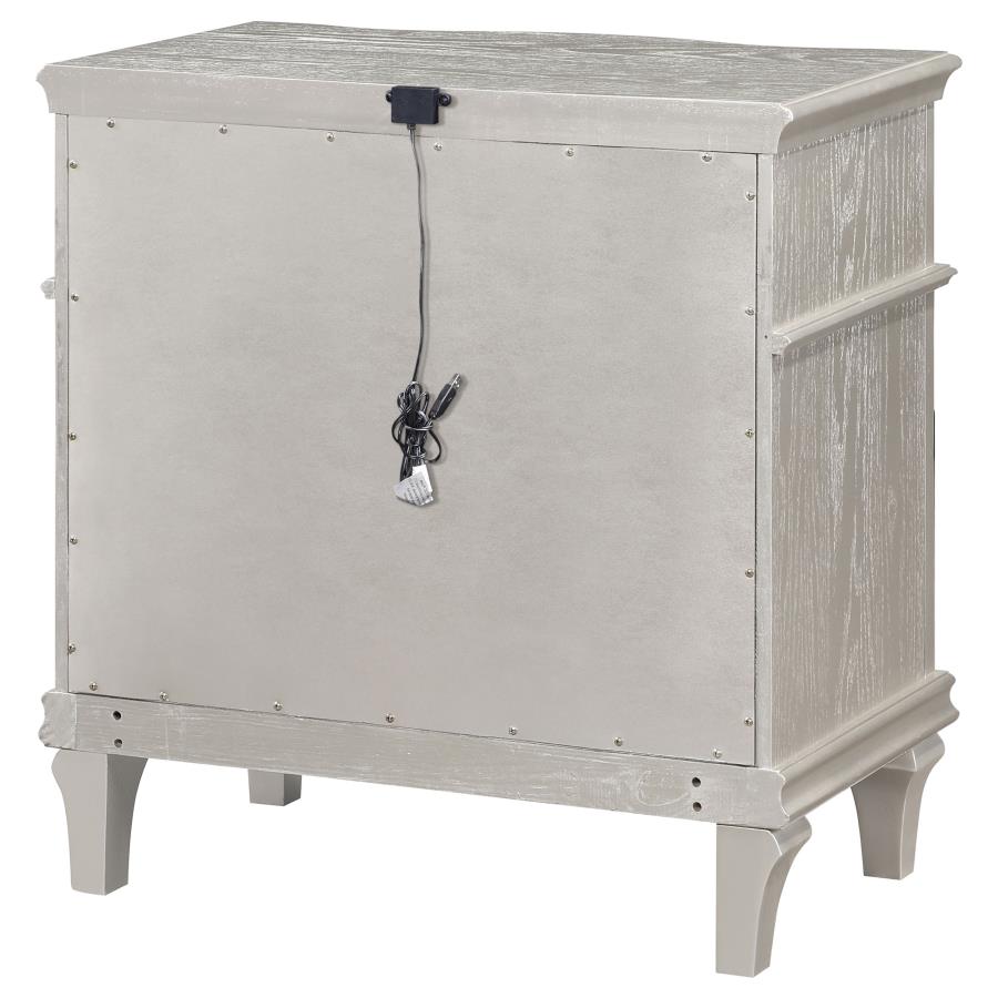 CoasterElevations Evangeline 3-Drawer Nightstand Silver Oak