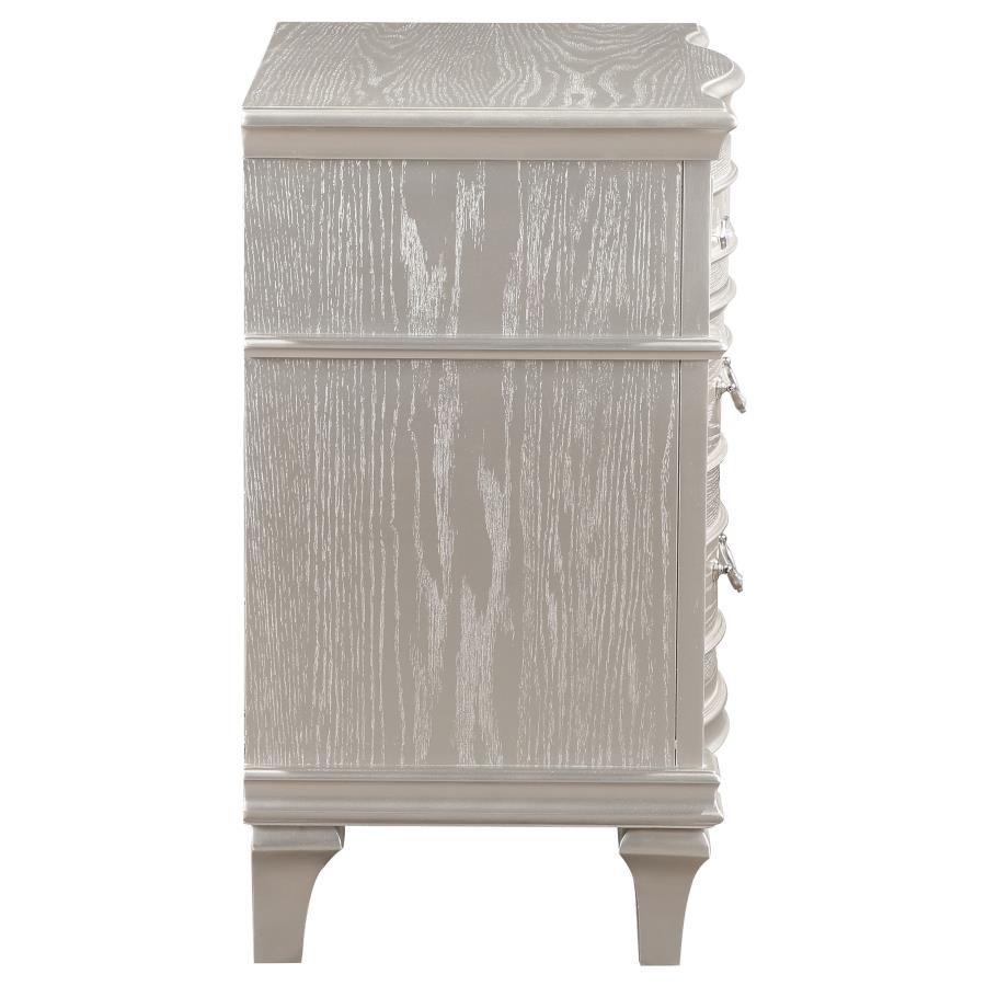 CoasterElevations Evangeline 3-Drawer Nightstand Silver Oak