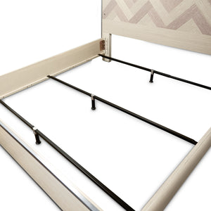 Michael Amini SILVERLAKE VILLAGE Panel Bed (3 Pc)